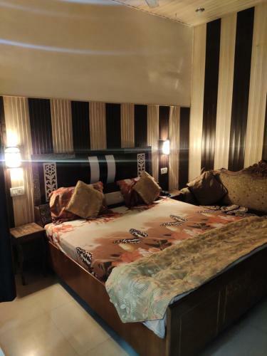 Hotel Golden Woods