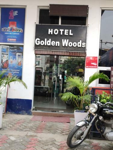 Hotel Golden Woods