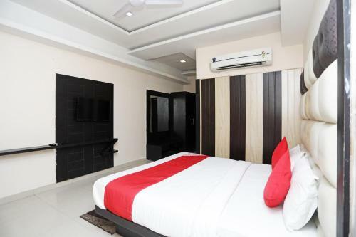 Oyo 5183 Hotel Subhadra Residency