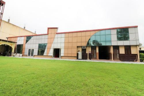 Hotel Oyo 49871 Geeta Palace