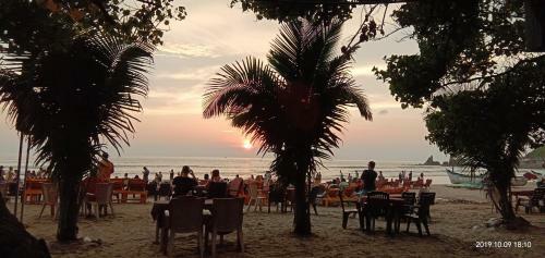 Hotel 21coconuts Inn