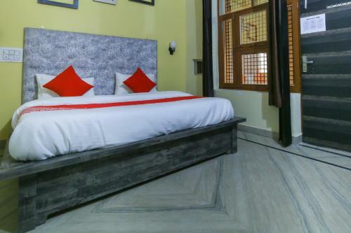 Hotel Oyo 65136 Meerut Inn