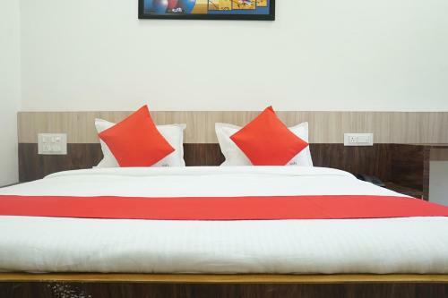Oyo 30952 Hotel Om Sai Leela