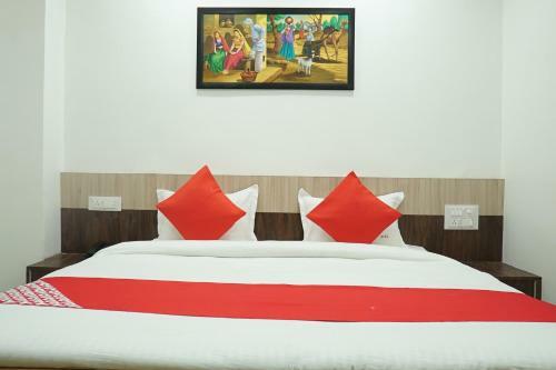 Oyo 30952 Hotel Om Sai Leela
