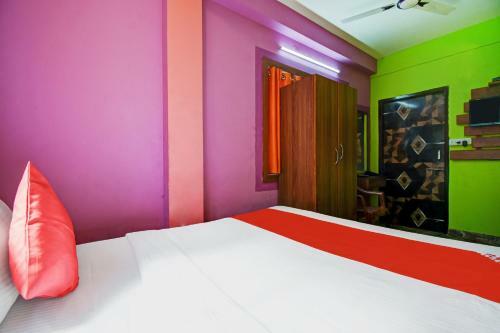 Oyo 74265 Hotel Diamond Palace