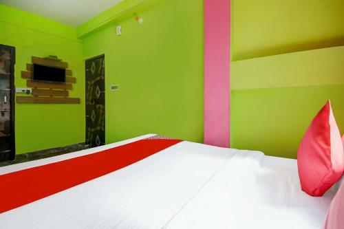 Oyo 74265 Hotel Diamond Palace