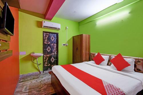 Oyo 74265 Hotel Diamond Palace