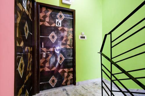 Oyo 74265 Hotel Diamond Palace