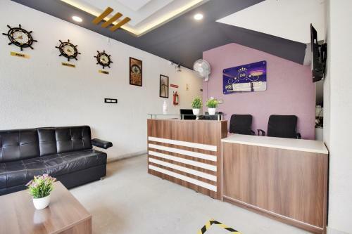 Hotel Oyo 76298 Prime Suites