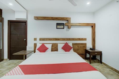 Hotel Oyo 76788 C Square Space