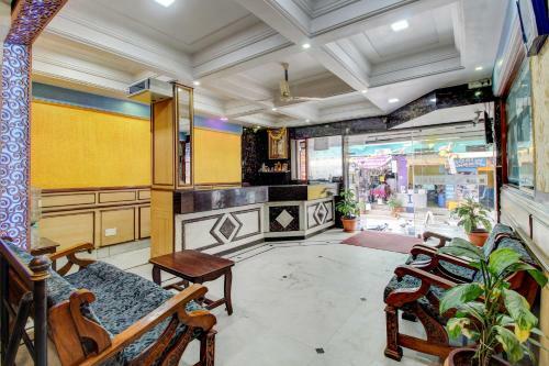 Spot On 77106 Hotel Sangam Royal