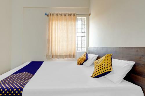 Spot On 78782 Hotel Om Classic