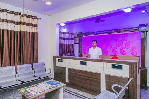 Hotel Oyo 26817 Gks Residency