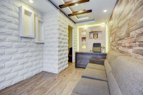 Hotel Spot On 76963 Crystal Homes
