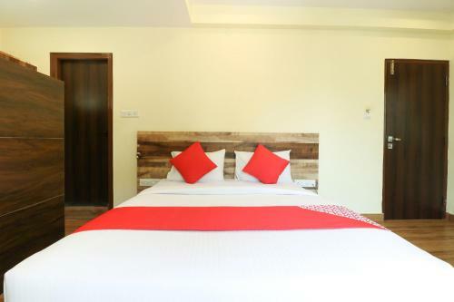 Hotel Oyo 36197 Royal Wood