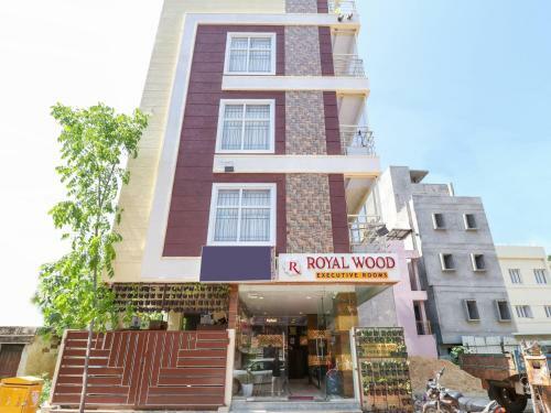 Hotel Oyo 36197 Royal Wood