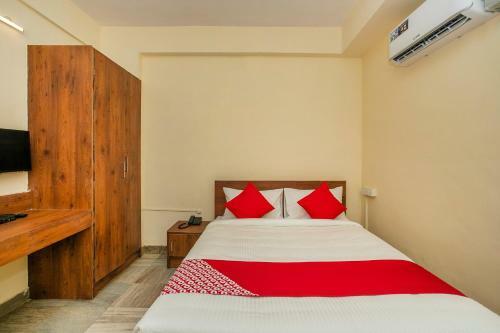 Hotel Oyo Flagship 77157 Puttana Chetty Townhall