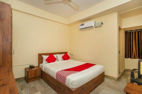 Hotel Oyo Flagship 77157 Puttana Chetty Townhall