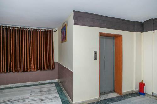 Hotel Oyo Flagship 77157 Puttana Chetty Townhall