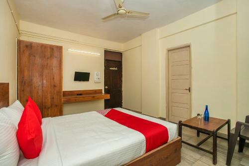Hotel Oyo Flagship 77157 Puttana Chetty Townhall