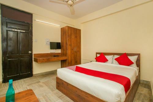 Hotel Oyo Flagship 77157 Puttana Chetty Townhall