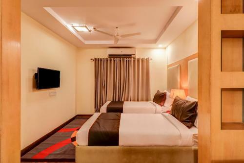 Oyo 79535 Collection O The Mayer Hotel