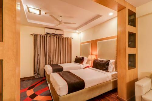 Oyo 79535 Collection O The Mayer Hotel