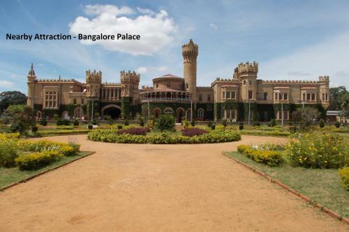 Oyo 23032 Hotel Mayur Paradise