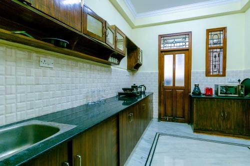 Hostal The White Villa Boutique Stay