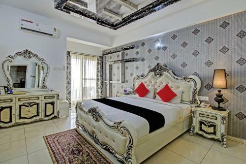 Hotel Capital O 76397 The Premium