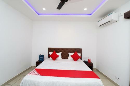 Hotel Oyo 27922 Ss Palace