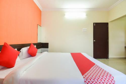 Oyo 43302 Hotel Sargam