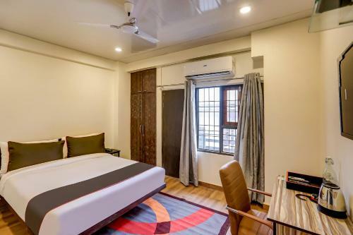 Hotel Collection O 45853 Sr Inn Awas Vikas
