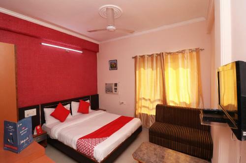 Oyo 27866 Hotel Gud Stay