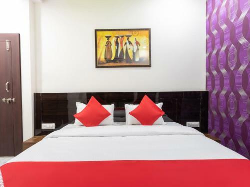 Hotel Oyo 27867 Savitri Regency