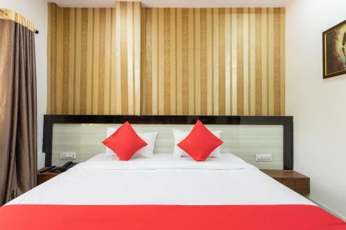 Hotel Oyo 27867 Savitri Regency