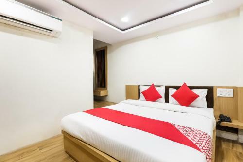 Oyo 68417 Hotel Surbhi