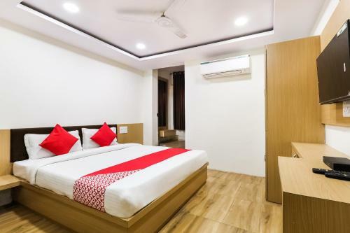 Oyo 68417 Hotel Surbhi