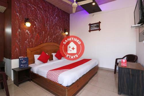 Oyo 74837 Hotel Veer