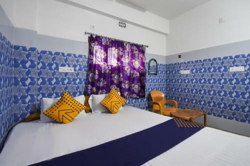 Oyo 74837 Hotel Veer