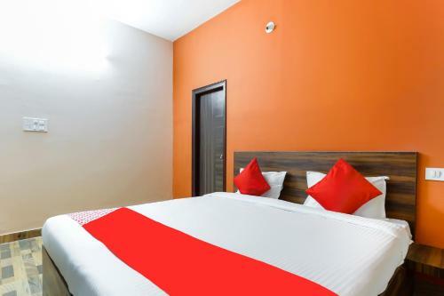 Hotel Oyo 44026 Samrudhi Residency