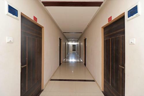 Capital O 30234 Hotel Shri Sai Amrit