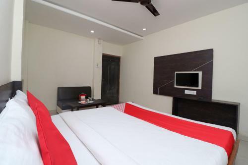 Capital O 30234 Hotel Shri Sai Amrit