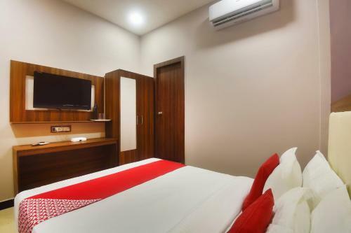Oyo 43474 Hotel Blue Sky