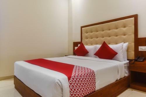 Hotel Oyo 48017 Shubham Residency