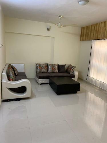 Hostal Comfortable & Relaxing Stay In Bandra East