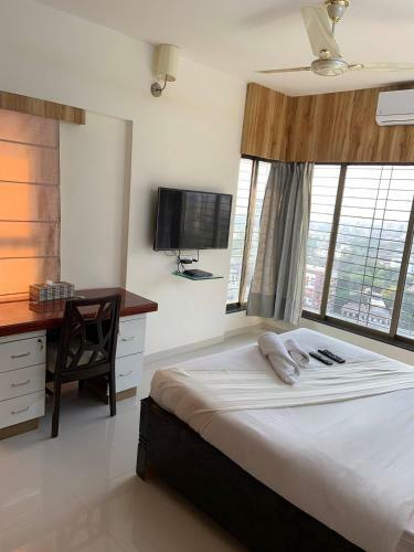 Hostal Comfortable & Relaxing Stay In Bandra East