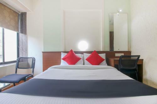 Capital O75414 Hotel Dream Residency