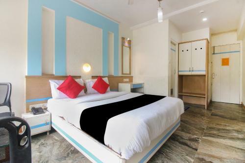 Capital O75414 Hotel Dream Residency