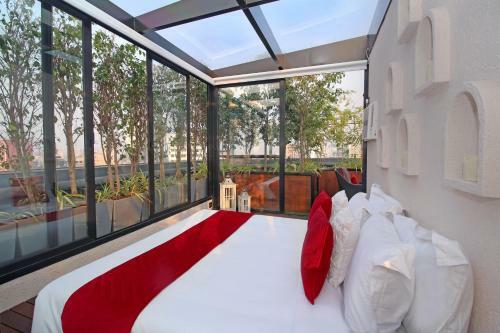 Theory9 Premium Service Apartments Bandra